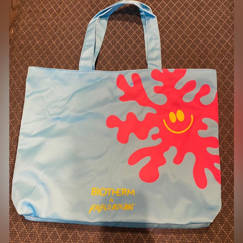 Biotherm beauty tote